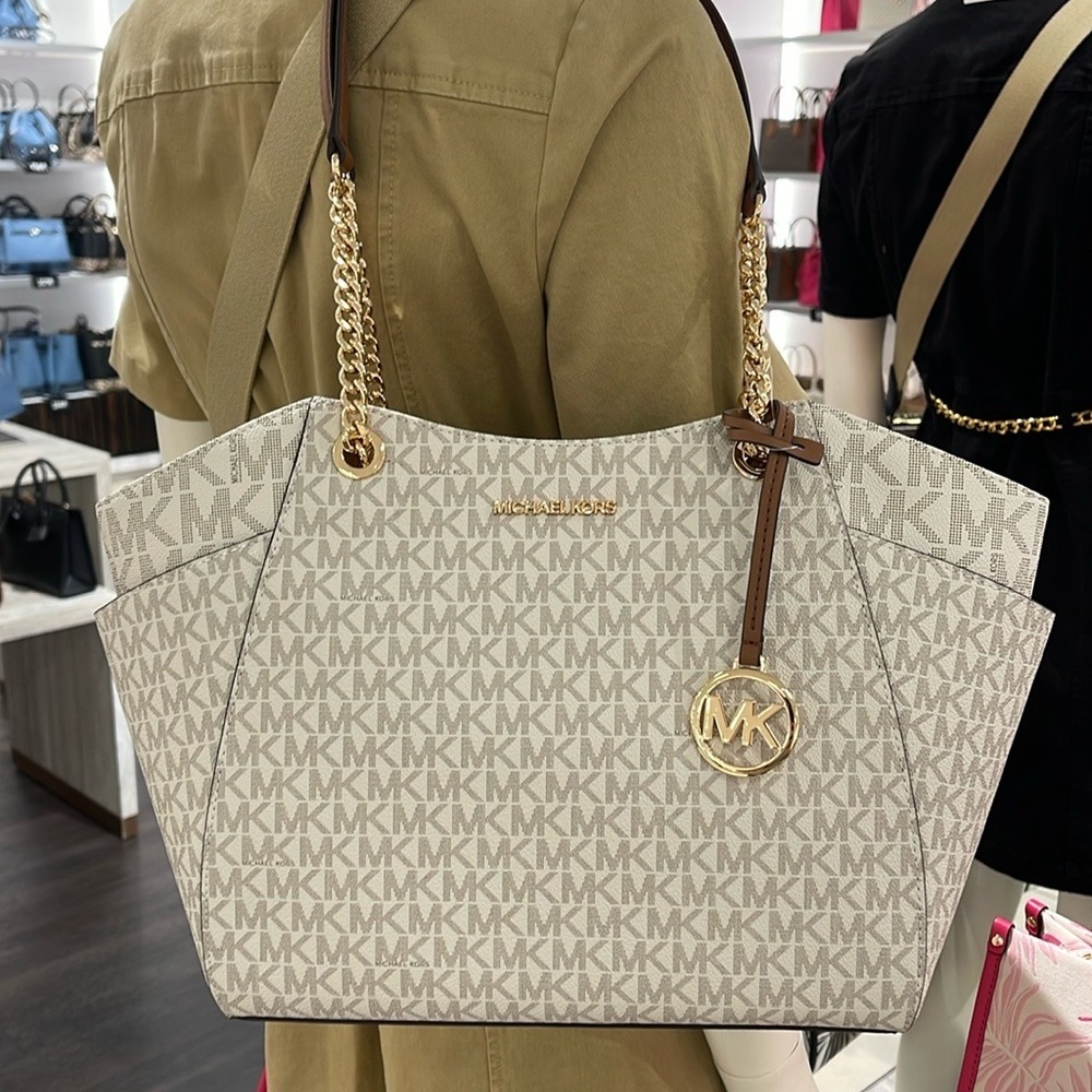 MICHAEL KORS LG CHAIN SHOULDER TOTE VANILLA NWT - Picture 15 of 16